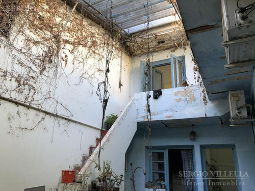 Imagen 3 de 3 de Casa A Reciclar En Venta - República De La Sexta