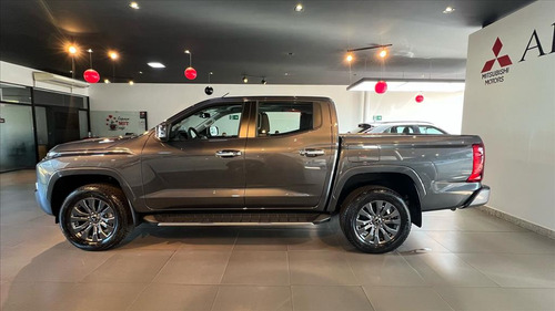 Mitsubishi Triton 2.4 BITURBO DIESEL CD HPE-S 4X4 AUTOMÁTICO