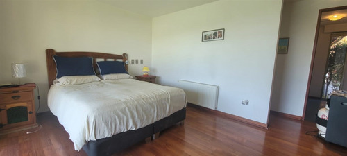 Casa En Venta De 6 Dorm. Colegio Dunalastair Peñalolen