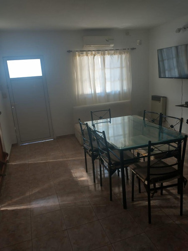Casa En Venta - 2 Dormitorios 1 Baño - Cochera - 80mts2 - Luján