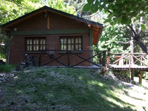 Imagen 2 de 16 de Cabaña En El Bolson. Para 4 Personas. A 2000 Mts Del Centro. Sobre La Ladera Del Piltriquitron.