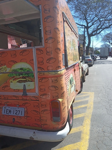 Imagem 2 de 8 de Combi De Lanches