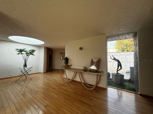 Casa En Venta En Cda. Con Vigilancia En Pedregal