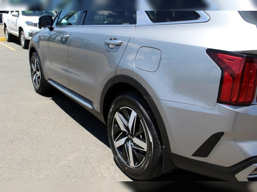 Kia Sorento 2WD 2.5 AUT