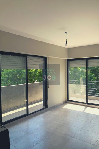 Monoambiente Con Terraza Exclusiva En Venta, Zona Facultades