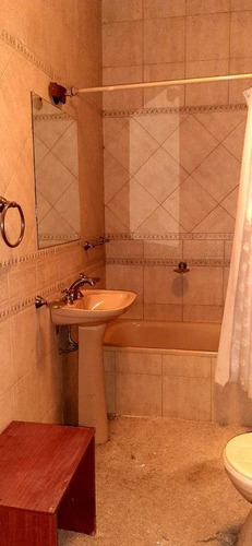 Casa En Venta - 3 Dormitorios 2 Baños - Cochera - 250mts2 - Tres De Febrero