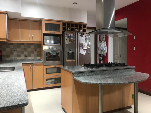Imagen 5 de 18 de Venta Casa De 2 Plantas En Excelente Ubicación - Francisco Alvarez
