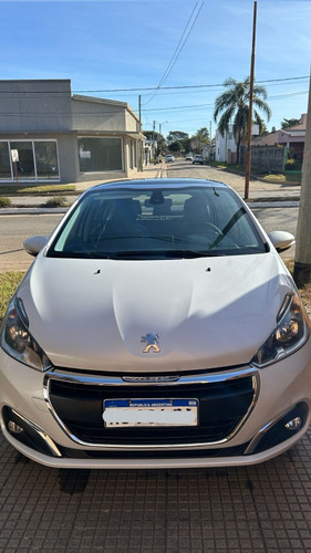 Peugeot 208 1.6 Feline Tiptronic