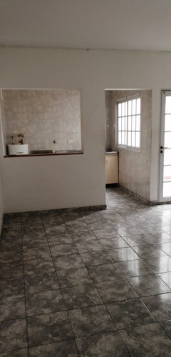 Imagen 10 de 11 de Alquiler 3 Amb Tipo Ph X Escalera Con Patio Flores/floresta