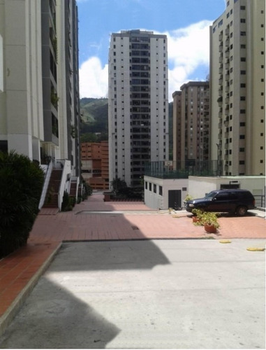 Imagen 2 de 10 de Se Vende Apto 125m2 3h+s/2b+s/2p El Cigarral 5250