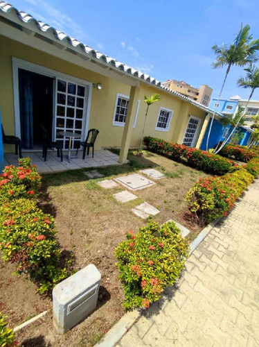 Imagen 2 de 25 de Apartamento Tipo Cabaña Con Atico Y Patio Grande Conjunto La Marina