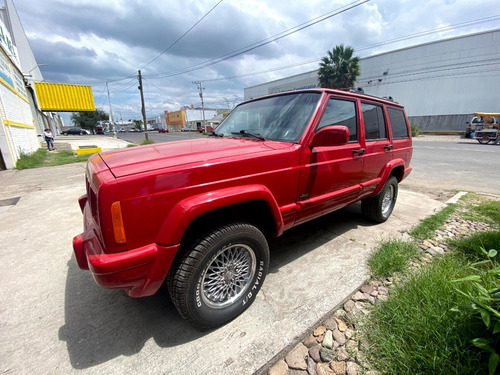Imagen 1 de 7 de Cherokee Sport 2001