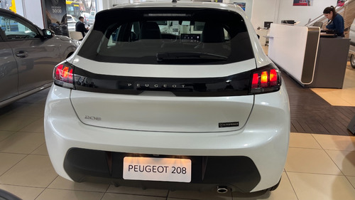 Imagen 10 de 25 de Peugeot 208 Roadtrip Tiptronic