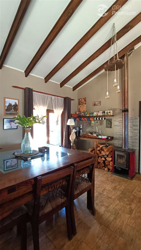 Casa En Venta De 4 Dorm. En Pucón