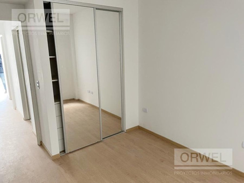 Imagen 4 de 13 de 3 Ambientes Con Patio - 2 Baños Completos