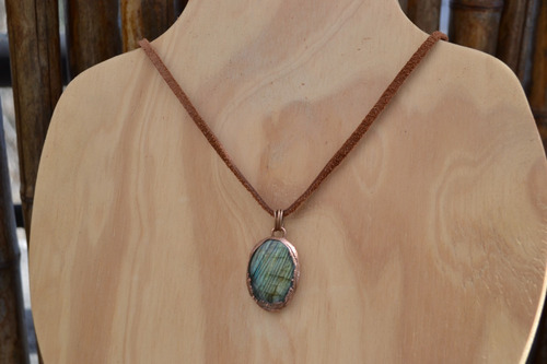 Imagen 3 de 6 de Collar Piedra Natural Labradorita, Dije De Cabujon Grande