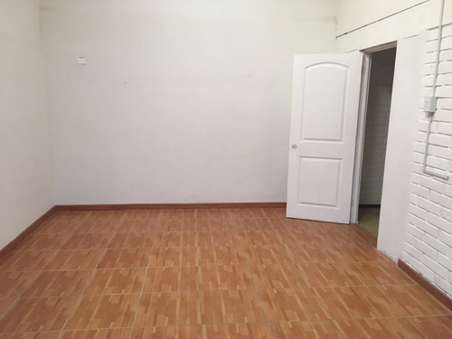 Casa Con Mansarda En Las Compañías (villa El Romero)