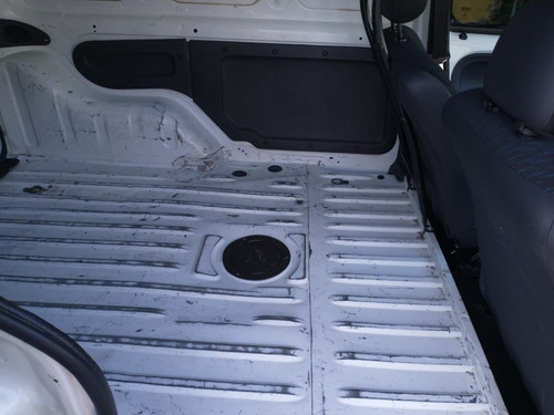 Imagen 10 de 12 de Renault Kangoo 1.6 Aa Mt 2015