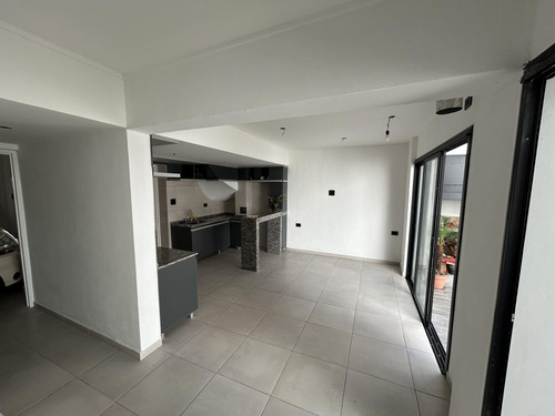 Venta Casa Santa Fe - Con Pileta En Barrio Constituyentes