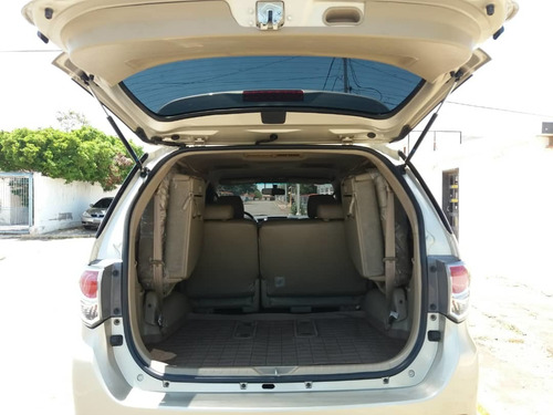 Imagen 7 de 15 de Toyota Fortuner Sr