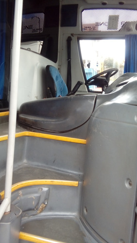 Imagem 7 de 11 de Ônibus Rodoviario Motor Dianteiro Vw. 17230 13/13 C/ar 46 LG