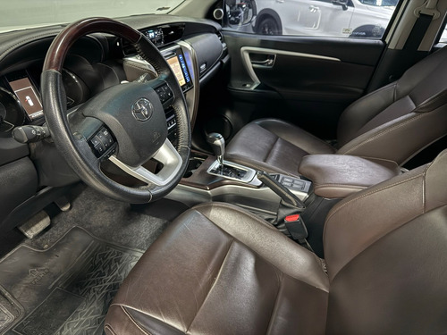 Toyota SW4 2.8 Tdi Srx 7l 4x4 Aut. 5p