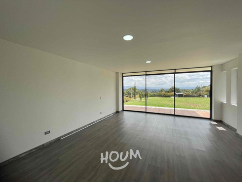 Casa En San Miguel. 6 Habitaciones, 581 M², Id: 137505
