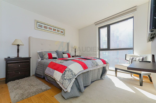 Departamento En Arriendo De 2 Dorm. En Las Condes