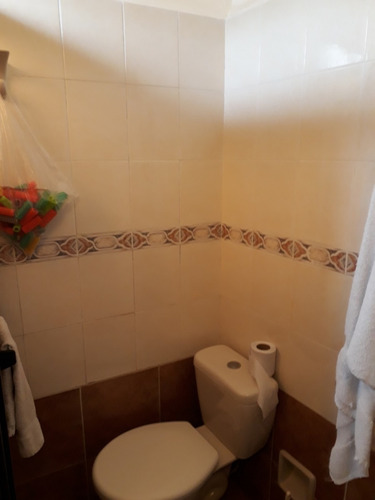 Imagen 6 de 14 de Dos Casas En Un Mismo Padrón, Ideal 2 Familias Zona Cerrito!