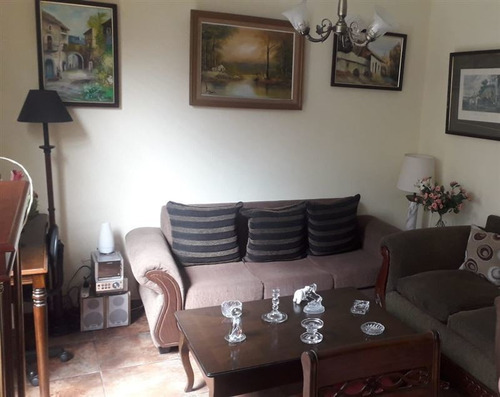Casa En Venta De 4 Dorm. En La Reina