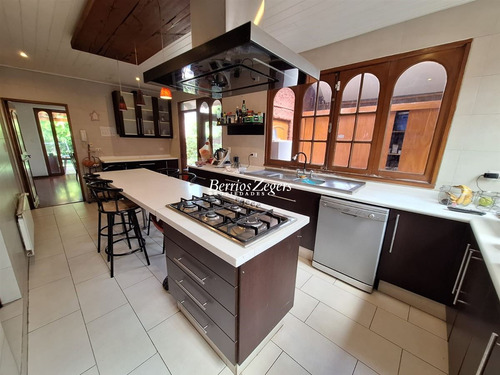 Casa En Venta 5 Dormitorios Los Dominicos, Las Condes