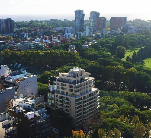 Departamento De Tres Ambientes En Pasaje Del Golf, Belgrano.