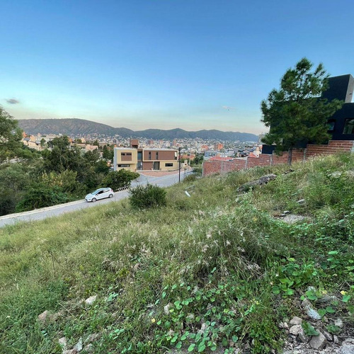 Lote En Venta Con Vista Panorámica De 450 M2 En B° Becciu, Villa Carlos Paz
