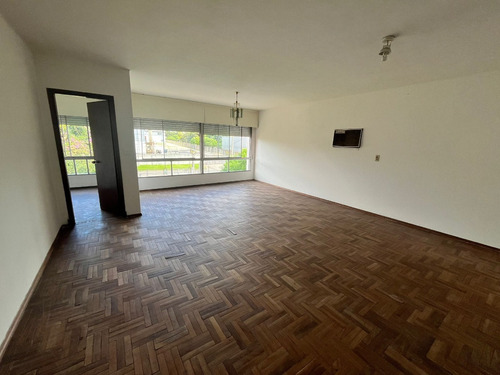 Apartamento En Planta Alta De 3 Habitaciones En Peñarol