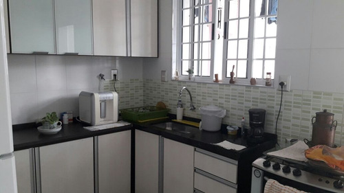 Imagem 6 de 13 de Marapé - 2 Dorm -gar Demarcada- 2º Andar S/elev. Otimo!