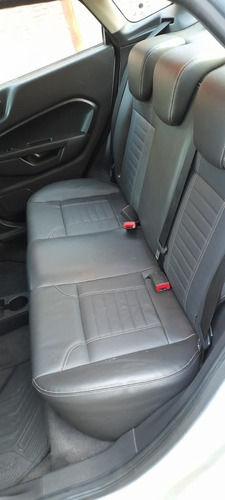 Imagen 15 de 17 de Ford Fiesta Kinetic Design 1.6 Sedan Titanium Powershift