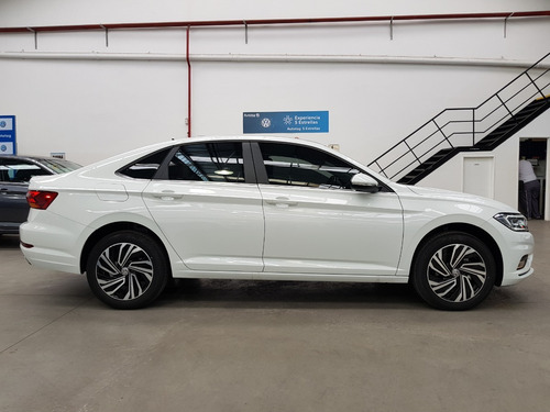 Imagen 17 de 25 de Volkswagen Vento 1.4tsi Highline Tip 0km My22 Dcolores