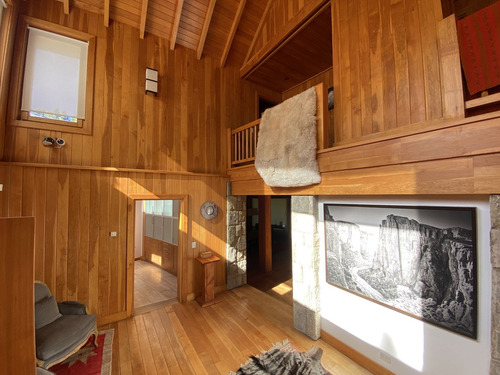 Casa En Venta En San Martín De Los Andes, Mansión De Lujo Con Muelle Privado En Chihuallanca Lago Lolog