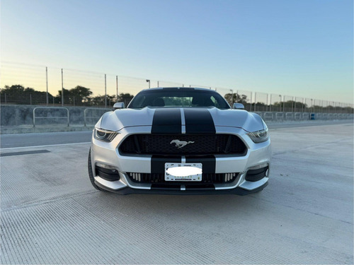 Ford Mustang 3.8 Coupe 3.7 V6 At