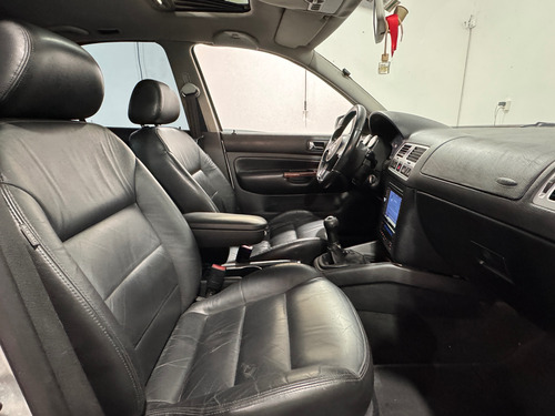 Volkswagen Bora 1.8 Highline T 180cv Cuero