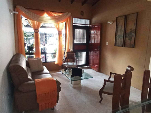 Imagen 2 de 13 de Casa En Venta