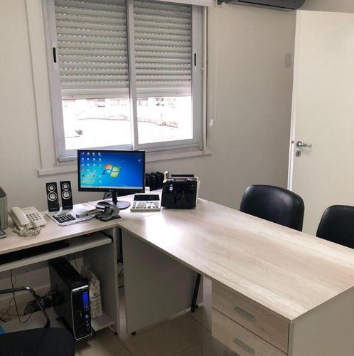 Departamento Uso Prof. 7 Oficinas A 1/2 Cuadra De Av. Córdoba, Del Hospital De Clínicas, De Facultad De Medicina Y Ciencias Económicas