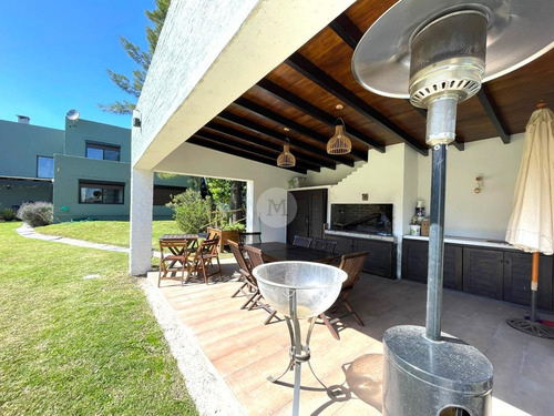 Venta Casa 4 Dormitorios Y Escritorio En Barrio Privado La Asunción