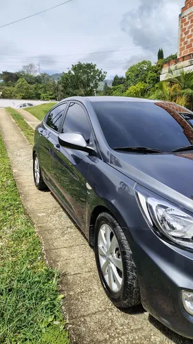 Hyundai Accent 1.6l 4 p