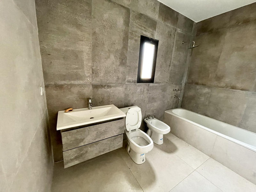 Venta Casa San Sebastian Area 5 - 4 Ambientes