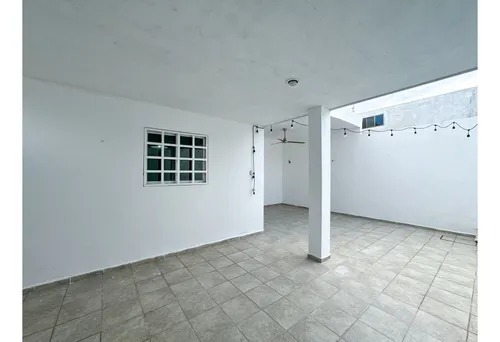 Venta, Casa En Francisco Montejo Con Alberca 3 Habitaciones Mérida