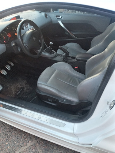 Imagen 10 de 13 de Peugeot Rcz 2013 1.6 Carbon Concept Thp 200cv 6mt