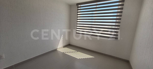 Casa Dúplex En Venta En Escobedo 12°80, Pedro Escobedo, Querétaro.