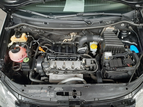 Volkswagen Polo Sedan 2009 1.6 Vht Total Flex 4p