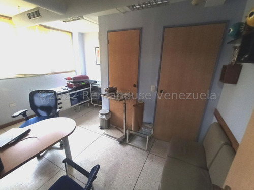 Imagen 4 de 15 de Claudia Lopez Vende Consultorio Médico En San Bernardino Mls #22-23317